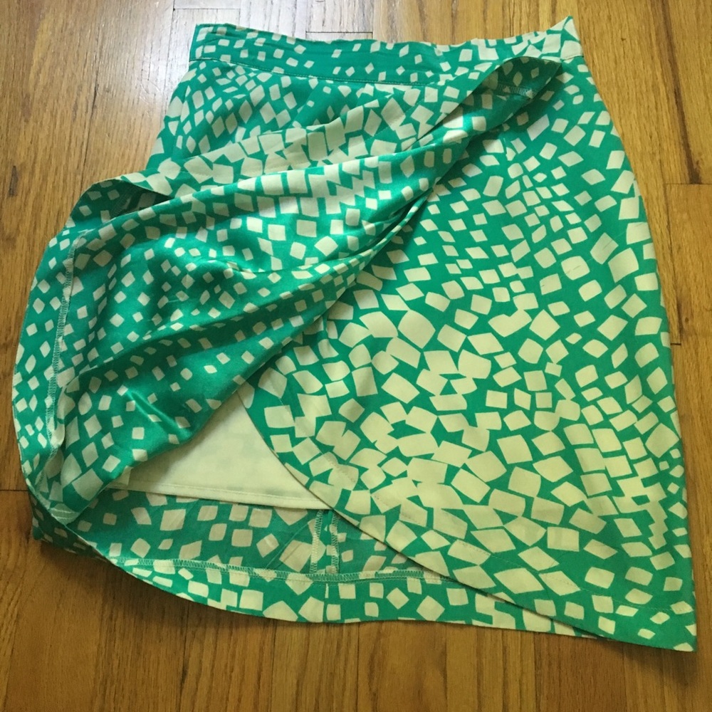 Yumi Kim 100% silk printed geo design tulip skirt - Picture 3 of 5